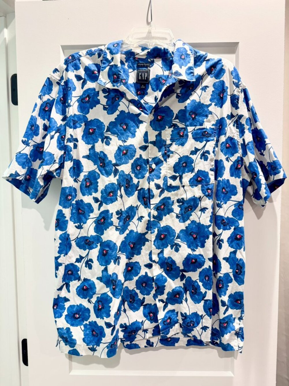 GAP Men's Cotton Blend Short Sleeve Pocket Button Up Shirt Blue White Floral